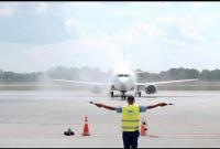 Застрявшие в Жулянах пассажиры вылетели в Батуми, авиакомпания предупредила о задержке других рейсов