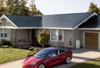 Tesla представила новое поколение солнечных панелей для крыш домов