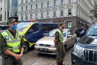 Захват банка в центре Киева: в МВД хотят мирных переговоров, в случае эскалации - повторят "полтавский сценарий