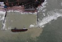 В Одессе ограничили доступ на пляж возле затонувшего танкера Delfi