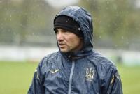 Збірна України під дощем провела перше тренування у Франції