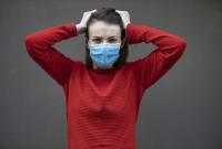 Лихорадка, сухой кашель и затруднение дыхания: назван рейтинг симптомов COVID-19